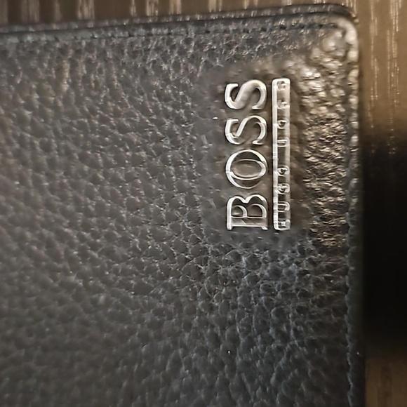 Hugo Boss Wallet - Picture 2 of 3